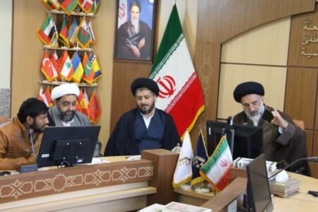 گزارش تصویری | نشست صمیمی طلاب جدیدالورود مرکز آموزش زبان فارسی با رئیس نمایندگی اصفهان