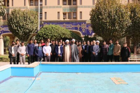 بازدید طلاب و اساتید مدرسه علمیه امام باقر(ع) از مجتمع آموزش عالی حکمت و مطالعات ادیان