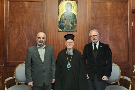ابلاغ تبریک سال نوی میلادی به رئیس اسقف اعظم کلیسای ارتدوکس در استانبول