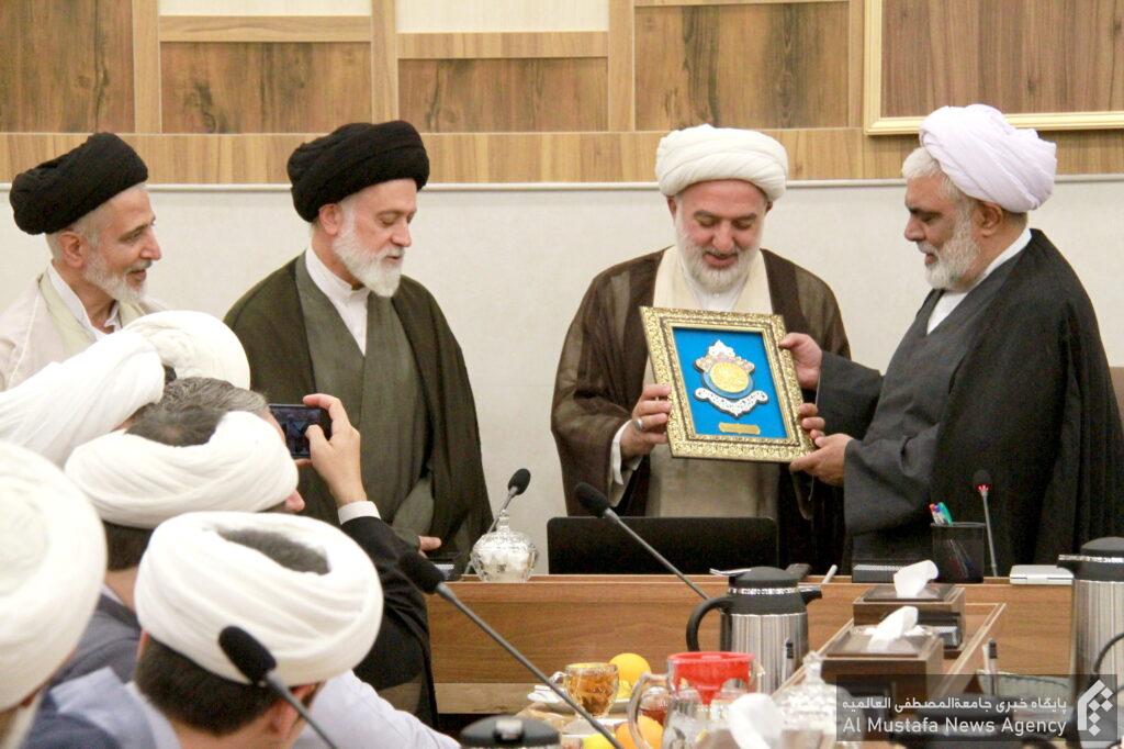 رئیس جدید مرکز آموزش زبان و معارف اسلامی(مدرسه المهدی) معرفی شد