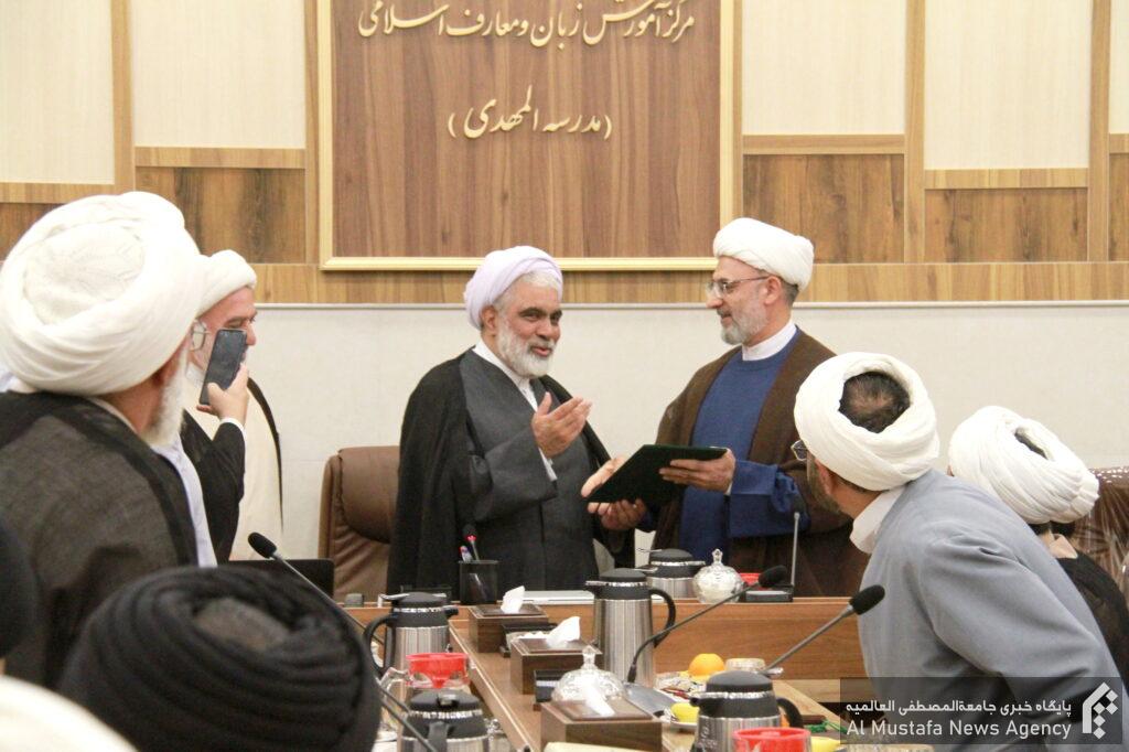رئیس جدید مرکز آموزش زبان و معارف اسلامی(مدرسه المهدی) معرفی شد