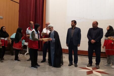 جوانان، امدادگران و داوطلبین جمعیت هلال احمر شهرستان آشتیان