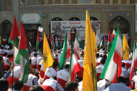 تجمع بزرگ مرهم برای غزه با حضور اعضای هلال احمر استان قم