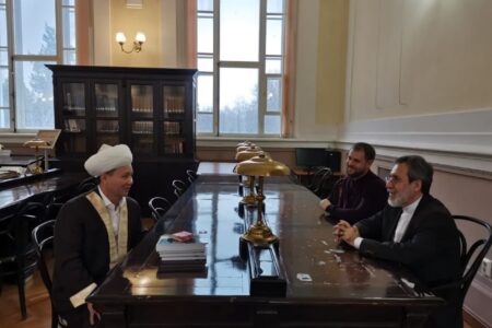 دیدار نماینده جامعةالمصطفی با تعدادی از علمای مسلمان روسیه