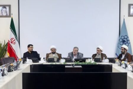 دیدار اعضای اجلاسیه اندیشه های قرآنی امام خامنه ای با شهردار مشهد