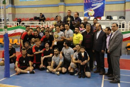 نائب قهرمانی تیم والیبال المصطفی در مسابقات جام دوستی دانشگاه های قم