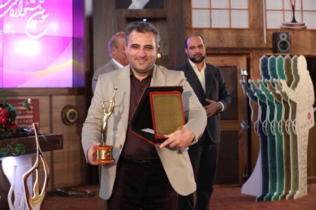 موفقیت همکار جامعةالمصطفی در جشنواره ملی مستند رادیویی