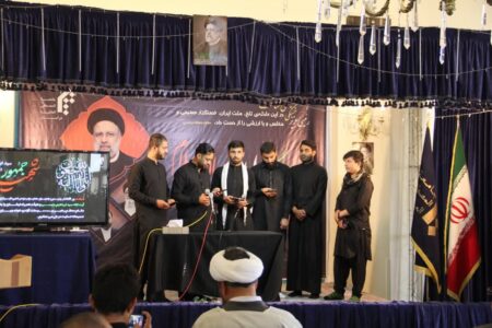 تصاویر / مراسم بزرگداشت شهدای خدمت با حضور جمعی از طلاب جهان اسلام در مشهد