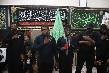 عزاداری مسلمانان نیجریه‌ای در حرم مطهر بانوی کرامت