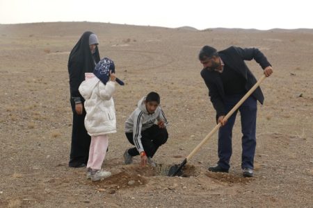 پویش نهال کاری خانوادگی المصطفائیان