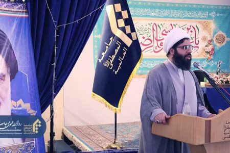 طلاب به آموزه‌های رضوی در علم و عمل پایبند باشند