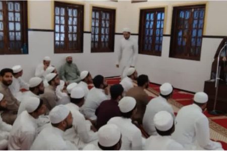 بازدید رئیس نمایندگی المصطفی از حوزه امیرالمومنین(ع) بمبئی