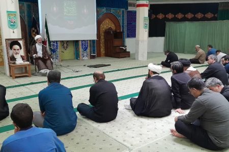 امام خمینی(ره) بهترین الگو برای طلاب المصطفی است