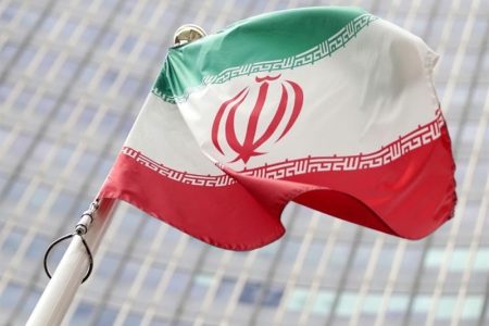 آماده جانفشانی برای پاسداری از آرمان های انقلاب اسلامی هستیم