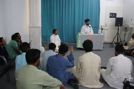 جشن میلاد پیامبر اسلام (ص) و امام جعفر صادق(ع) در مدرسه امام سجاد(ع)