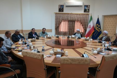 دیدار اعضای موسسه خیریه سفیران نور المصطفی با رئیس جامعةالمصطفی