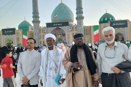 تشرف امام جماعت مسجد صفویه بورکینافاسو به زیارت حرم کریمه اهل بیت(ع)