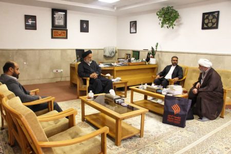 نشست صمیمانه رئیس مجتمع بنت‌الهدی با مؤسسه الدلیل