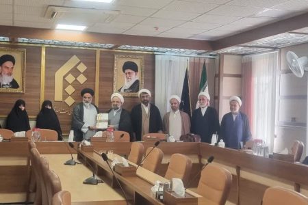 مراسم رونمایی از نخستین جلد از نسل هفتم مجموعه کتاب های پارسا