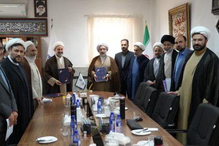 امضای تفاهم نامه همکاری میان المصطفی و دانشگاه طلوع مهر