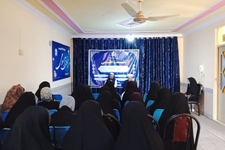 نقد کتاب «تاریخ امامان شیعه» در مدرسه علمیه امام المتقین افغانستان
