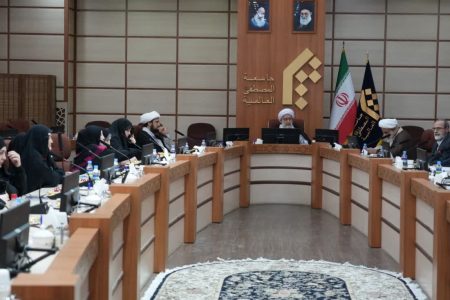 انقلاب اسلامی بهترین زمینه رشد علمی و اجتماعی را برای بانوان فراهم آورد