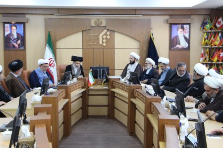 نشست هم‌اندیشی اعضای هیات علمی و اساتید همکار نمایندگی اصفهان