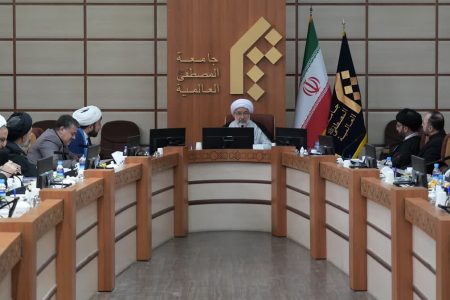 دیدار مسئولان همایش مناسبات زبانی فرهنگی و تمدنی ایران با شرق آسیا با رئیس المصطفی