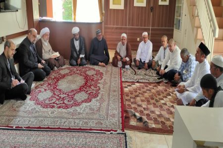 تربیت مجتهدان آگاه و متعهد از نیازهای اساسی جهان اسلام است