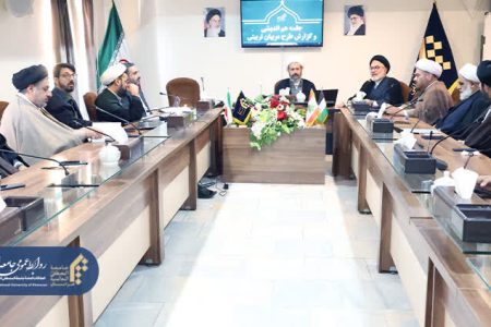 نشست صمیمی مربیان تربیتی نمایندگی خراسان با مدیر کل اداره تربیتی المصطفی