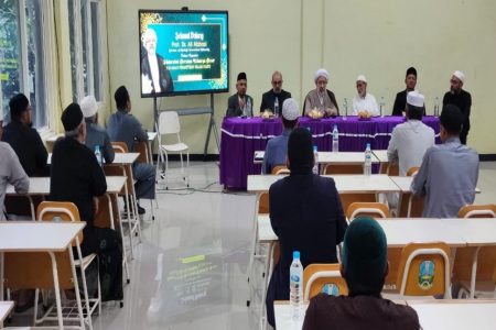 خدمت علمی، تربیت طلاب و انتقال معرفت ناب دینی از مصادیق کوثر است