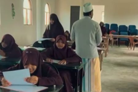 امتحانات پایان ترم نیمسال اول مدرسه زینبیه سریلانکا+فیلم