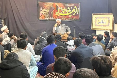 محفل عزاداری در مصائب حضرت زهرا و ام البنین در جمع طلاب اقامتگاه نجفیه