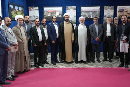 بازدید آیت الله دکتر عباسی از نمایشگاه دستاوردهای پژوهشی المصطفی(بخش ۲)