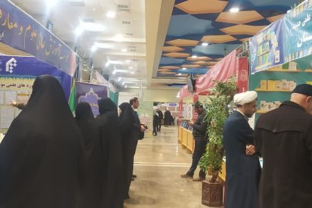 بازدید معاون پژوهش جامعةالزهراء از نمایشگاه دستاوردهای پژوهشی المصطفی