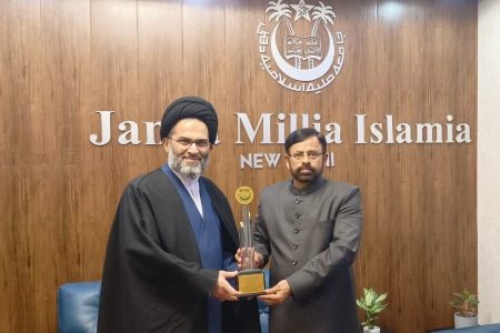 دیدار نماینده المصطفی با رئیس دانشگاه جامعه ملی اسلامی هندوستان