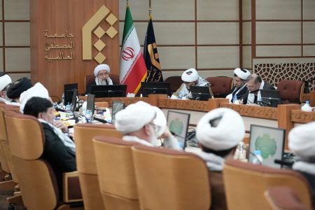 گزارش تصویری دیدار جمعی از جانبازان و فرزندان شهدا با آیت الله عباسی