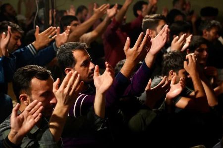 اعتکاف طلاب نمایندگی المصطفی در مسجد امام اصفهان