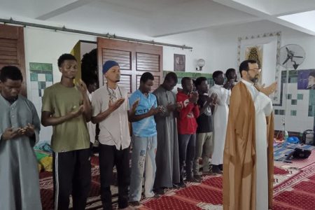 اعتکاف جمعی از  طلاب المصطفى در سنگال