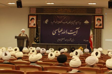 علت اصلی دشمنی استکبار با انقلاب اسلامی در خطر افتادن سلطه آنان بر ملت‌هاست