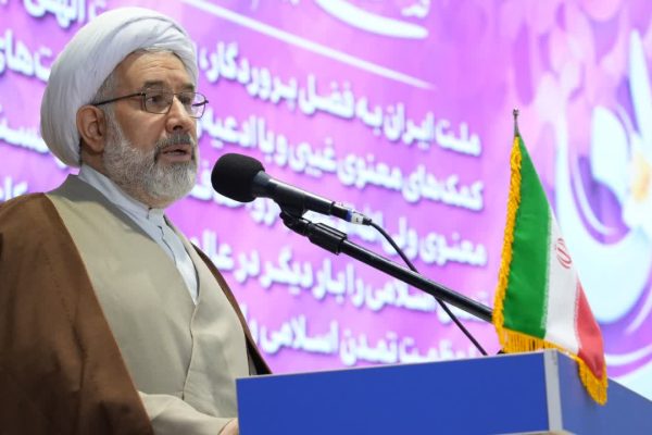 صف‌آرایی طواغیت عالم در برابر پیام الهی انقلاب اسلامی
