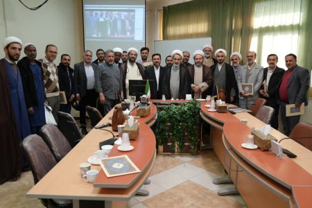 تقدیر از دست اندرکاران برگزاری جشنواره قرآنی و حدیثی المصطفی