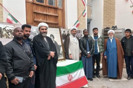 بازدید طلاب مدرسه مرعشیه از بیت امام خمینی(ره)