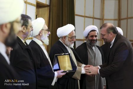کسب رتبه اول جشنواره اساتید حوزه علمیه قم توسط آقای ماندگار