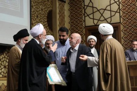 انتخاب اثر برگزیده همایش حضرت جعفر(س) به عنوان کتاب سال حوزه