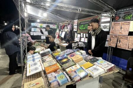 برپایی نمایشگاه کتاب در موکب طلاب نمایندگی گلستان