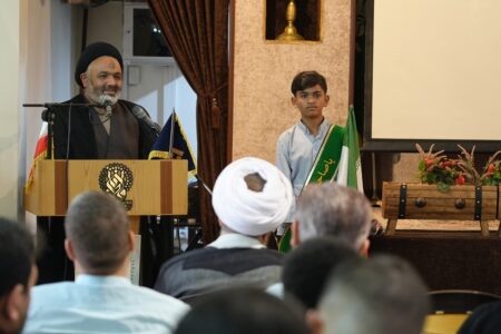 معلم، جانشین پروردگار در زمین است