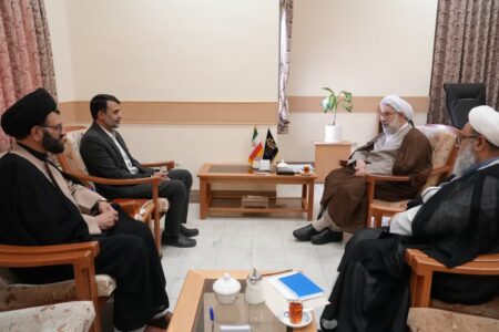 دیدار سرپرست اداره کل اتباع و مهاجرین استانداری قم با رئیس المصطفی