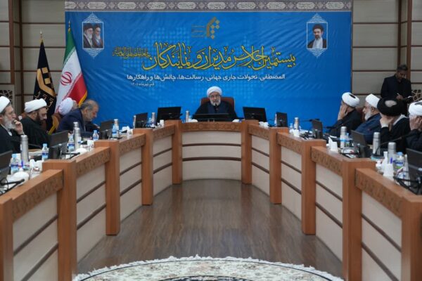 رسالت ما روایتگری درست از “اسلام ناب” در مقابل “اسلام آمریکایی” است